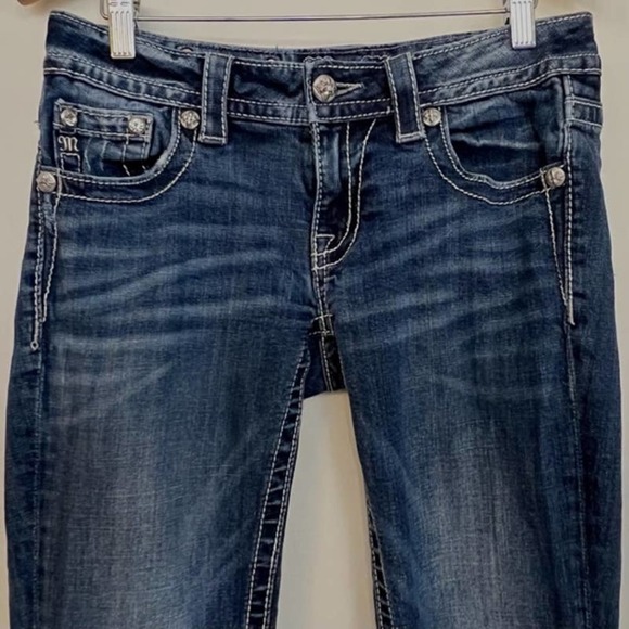 MISS ME MEDIUM WASH SLIM BOOT CUT JEANS  BUTTON TAB POCKETS SIZE 27 - Picture 2 of 10